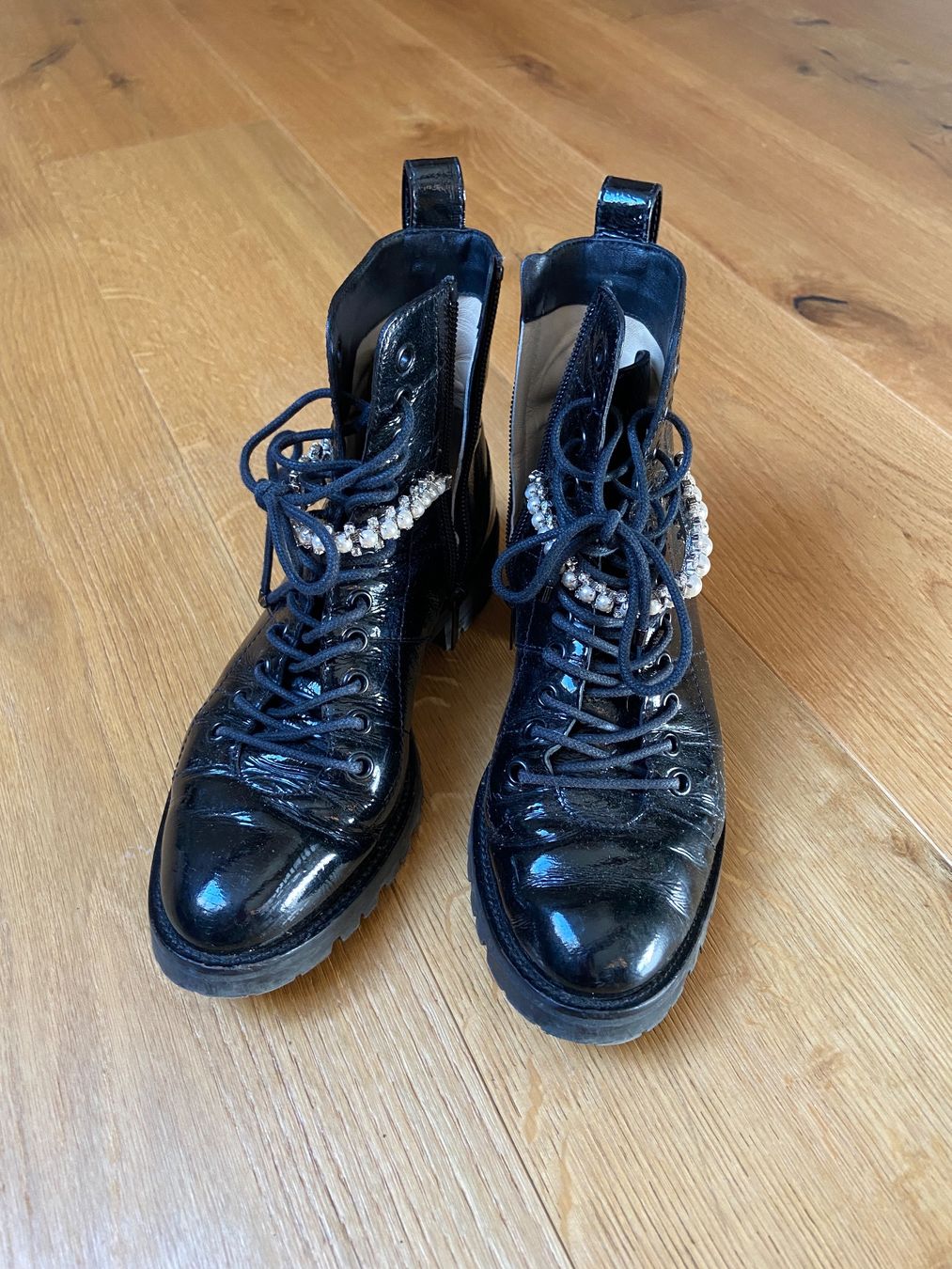 Jimmy Choo Scarpe da donna: Chaussures Jimmy Choo – Usato da Cully venduto da FranVey