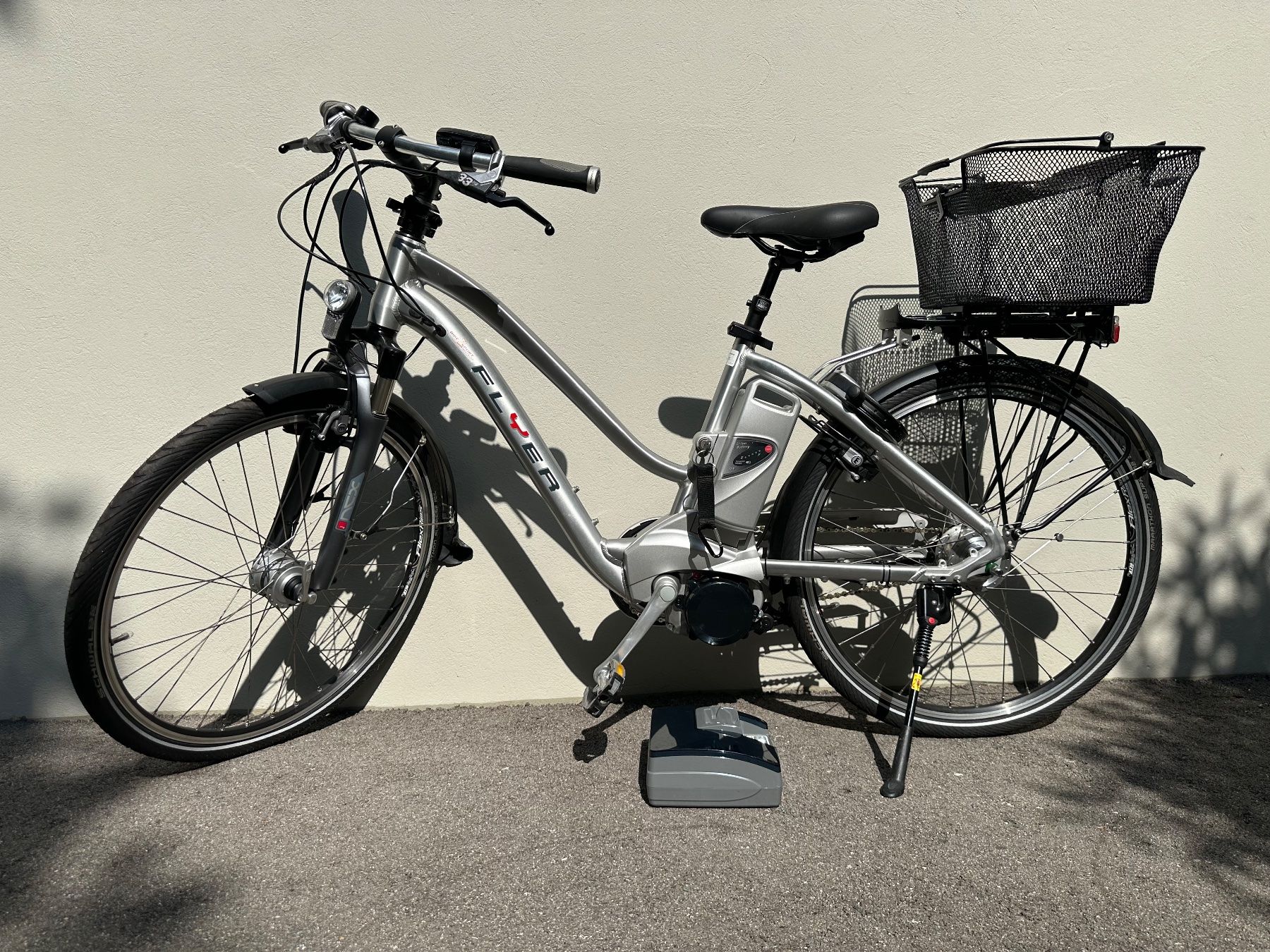 Flyer Biciclette: Flyer E-Bike Flyer C8 Premium Grösse S – Nuovo (secondo la descrizione) da Bern venduto da der_karl