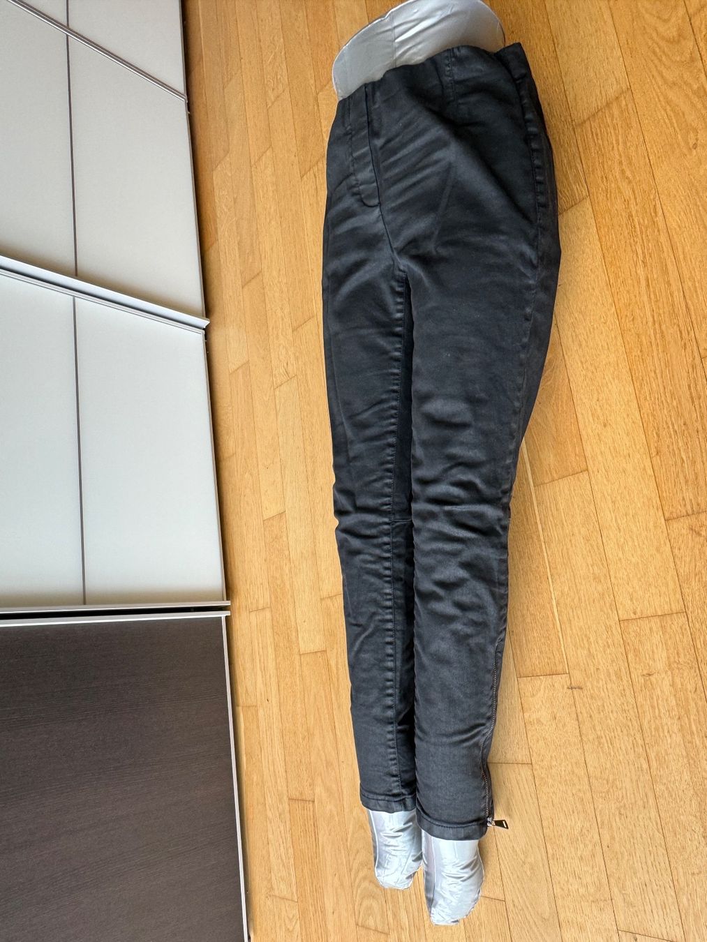 Luisa Cerano Pantaloni: Luisa Cerano Hose size 36 – Usato da Münchenstein venduto da ArleneLM