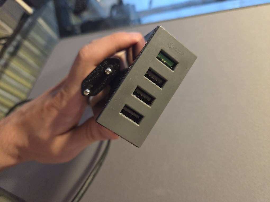 Caricabatterie: ORICO USB-A Ladegerät mit 60cm Kabel – Usato da Illnau venduto da Spartan226