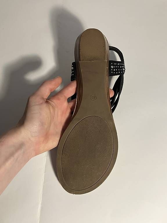 Chaussures femmes: Sandalen mit Strasssteinen – D'occasion à Winterthur par emi_2dmb 3