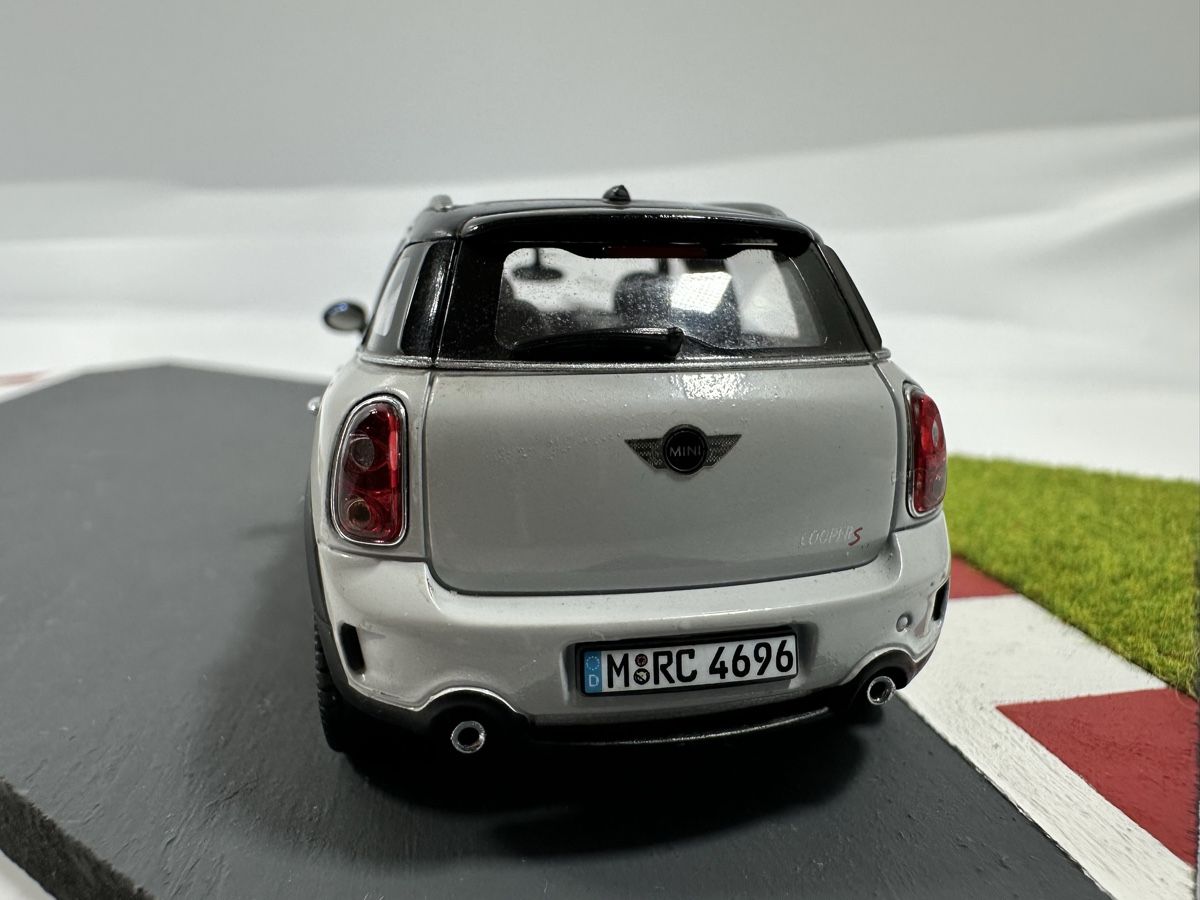 Schuco Modellini d'auto: Mini Cooper S 1:43, hellgrau-schwarz, SCHUCO – Usato da Zofingen venduto da rf9_x2xt 4