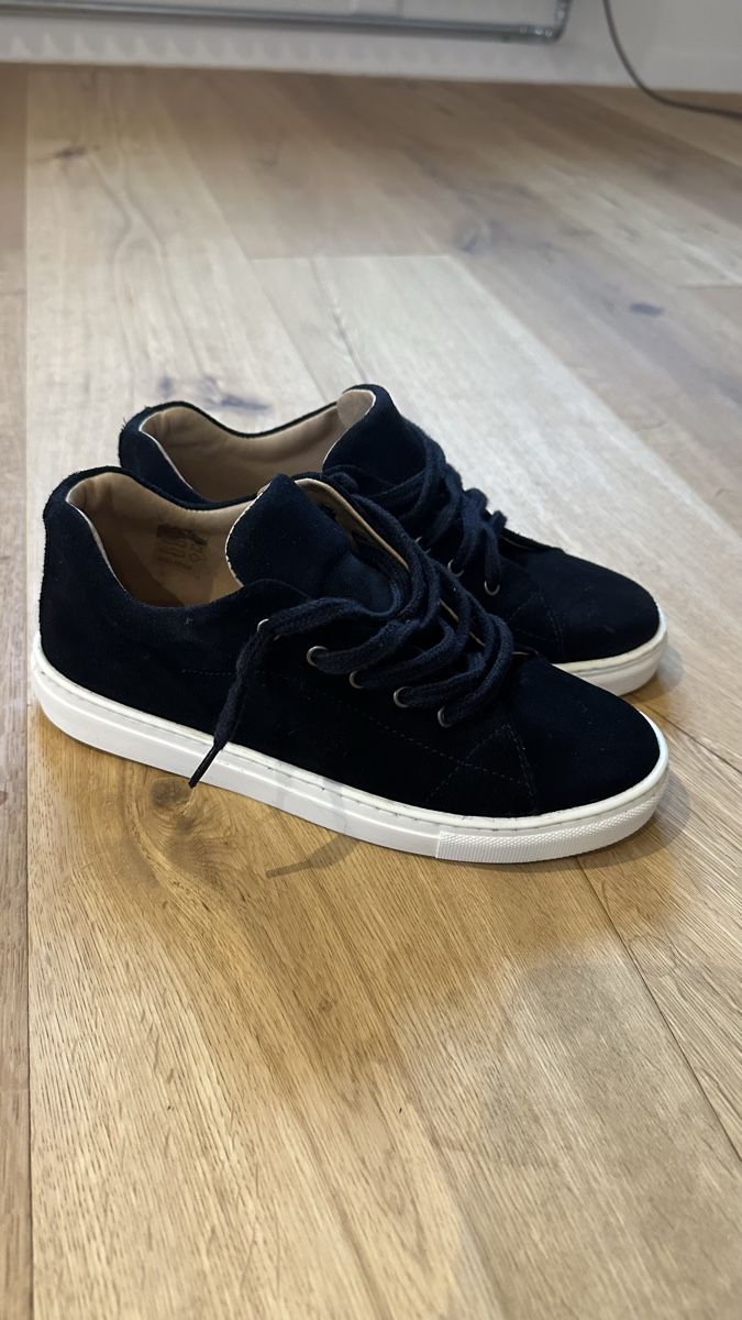 Cyrillus Scarpe per ragazzi: Chaussures en daim bleu marine Cyrillus , taille 36 – Nuovo (secondo la descrizione) da Commugny venduto da rus_my8v 2