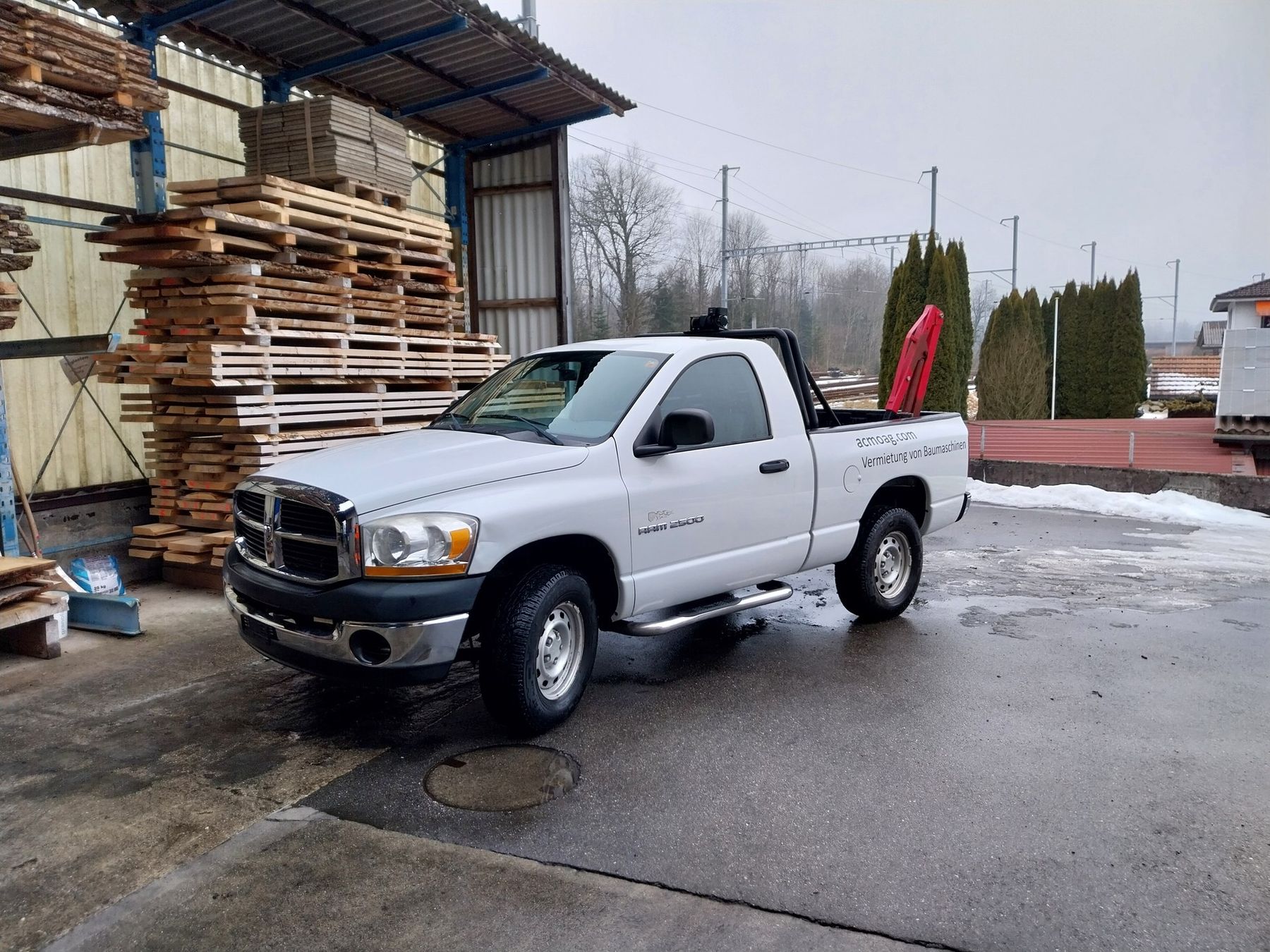 Dodge Autos: Dodge Ram 1500 ST 4x4 mit Ladekran – Gebraucht aus Ochlenberg von Antamo 1