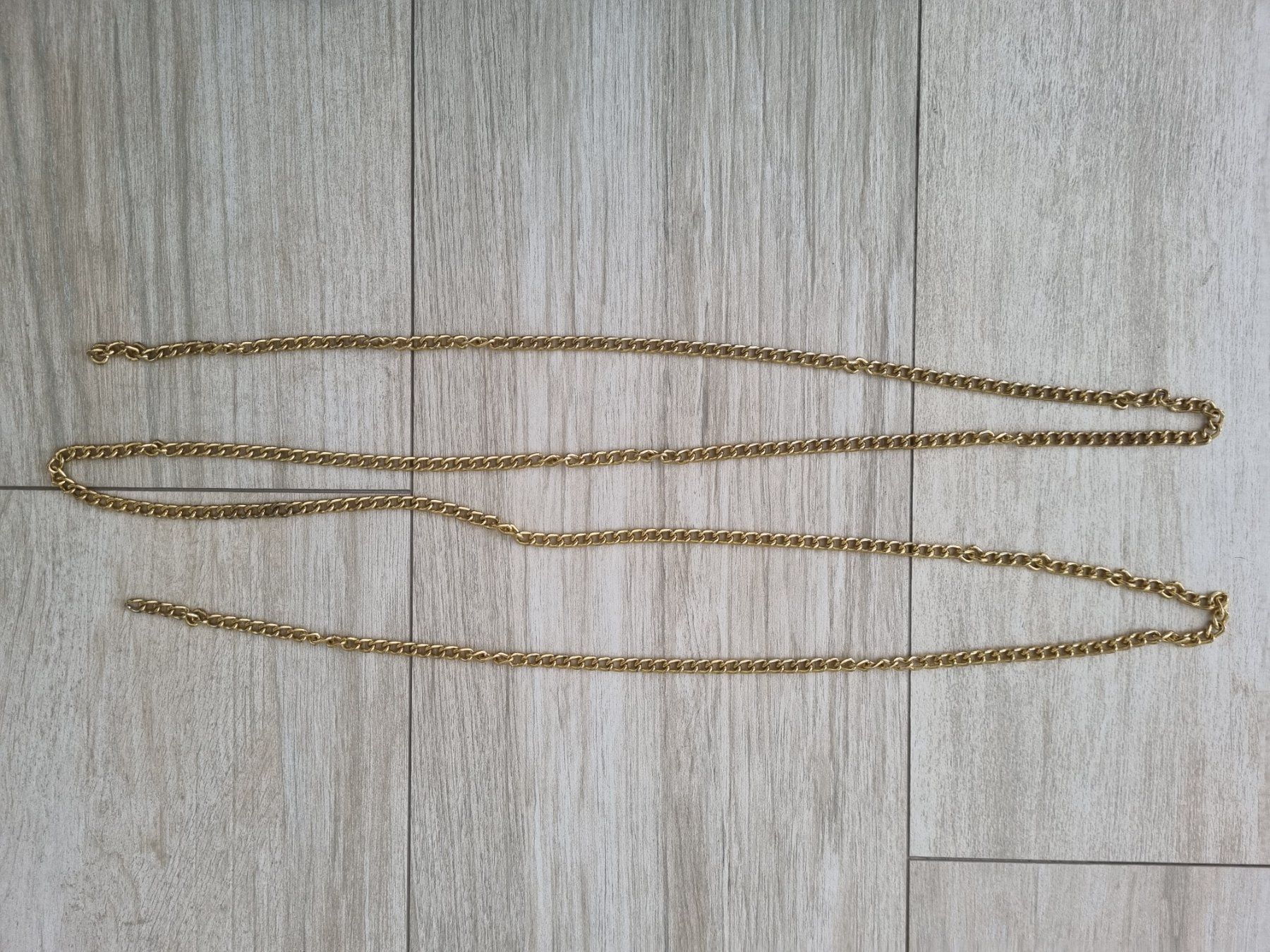 Catenine: Lange, goldfarbene Kette Deko oder DIY – Nuovo (secondo la descrizione) da Nottwil venduto da Janny77