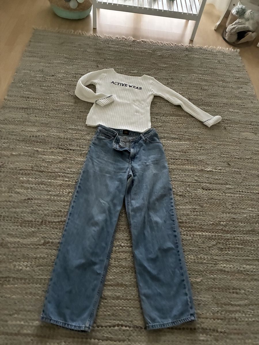 Lotti di vestiti: Lee Jeans blau und weisser Pullover. Gr. S – Usato da Dübendorf venduto da mar_s66c 1