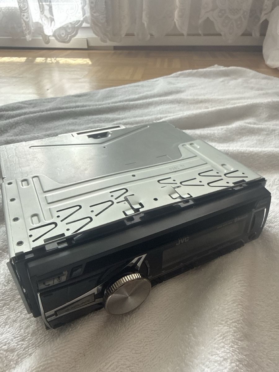 JVC Radio: Autoradio JVC mit Bluetooth  – Usato da Bern venduto da Vinujhan 3