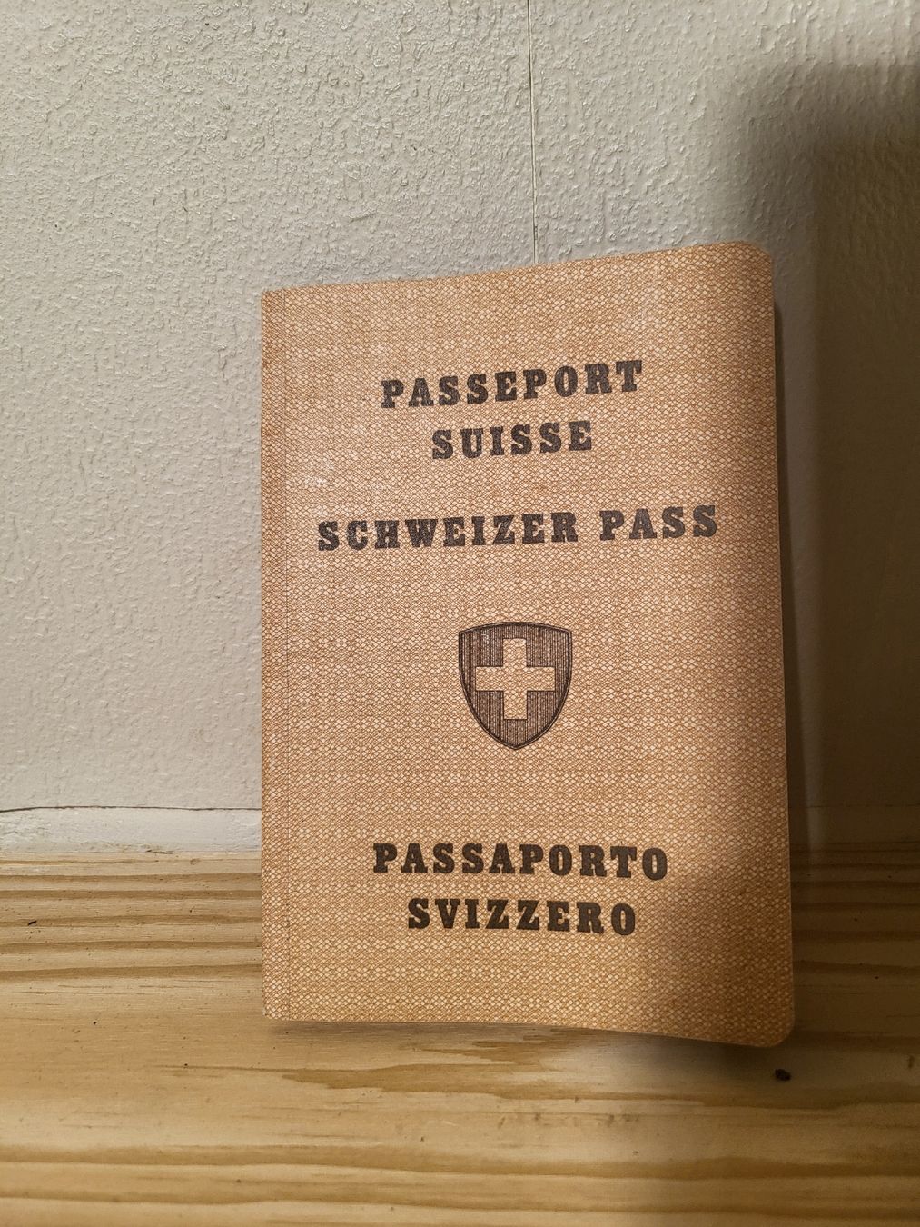 Documenti: Alter Schweizer Pass (1956) mit Geschichte – Usato da Zürich venduto da
