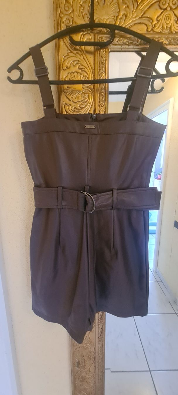 Guess Tute: Jumpsuit  Kunstleder Guess – Usato da Allschwil venduto da Virgo
