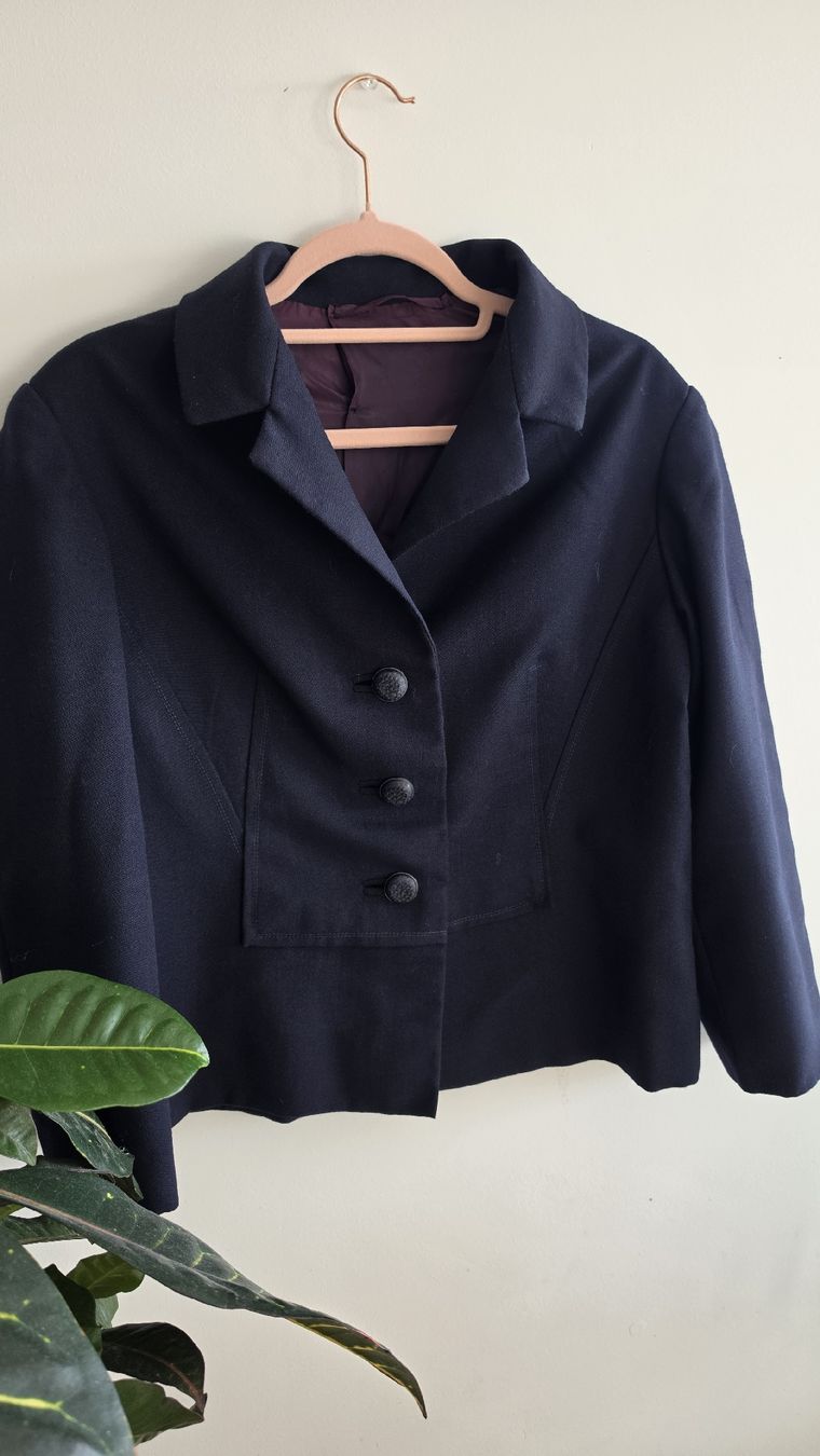 Giacche: Women's Blazer Jacket Dark Blue Three Button Closure – Usato da Zug venduto da Cramoisan 1