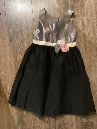 Très belle robe de fête 122