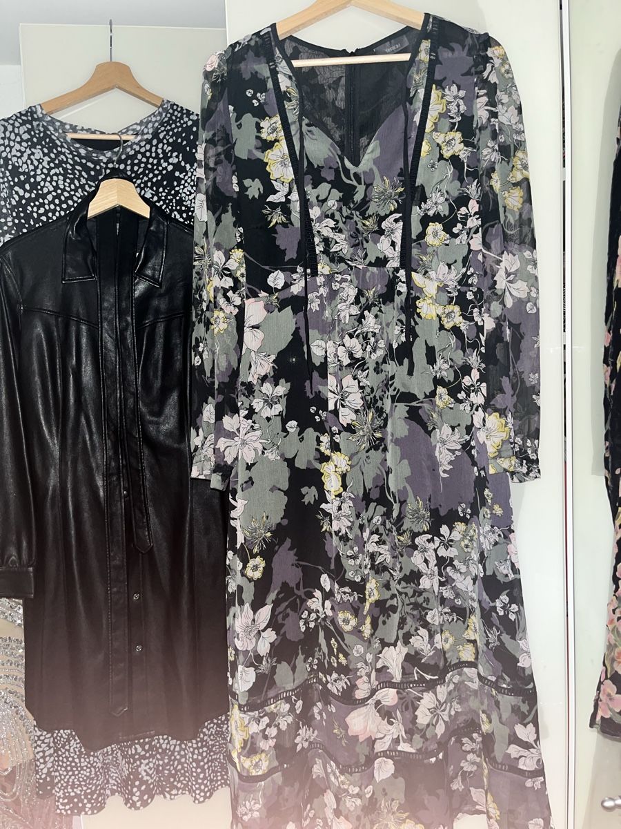 Vestiti: Blumenkleid mit langen Ärmeln, Grösse M – Usato da Altendorf venduto da pas_5chw
