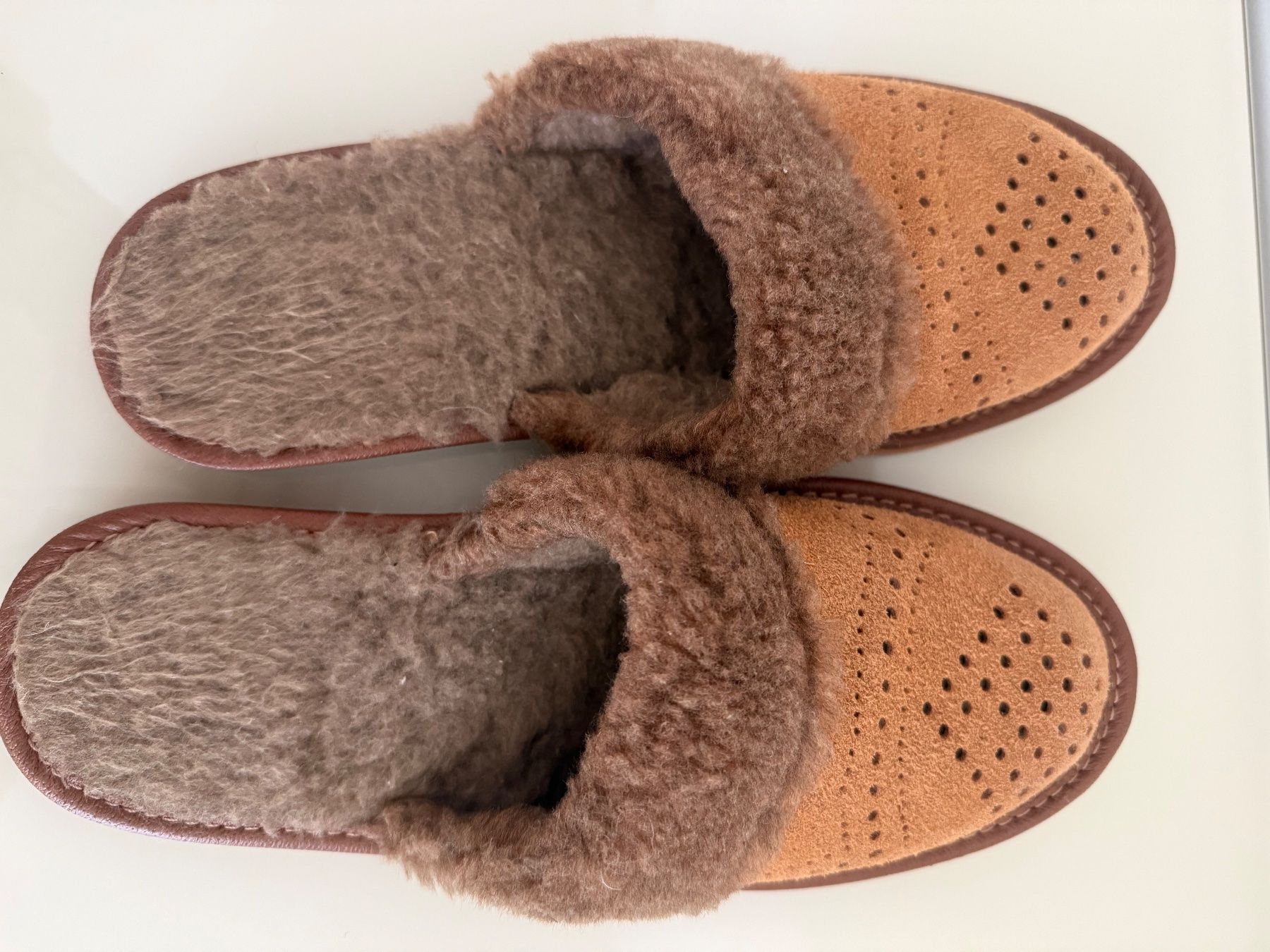 Scarpe da donna: DAMEN HAUSSCHUHE SCHAFFELL GR.39 – Usato da Steg im Tösstal venduto da goldlionfree 1