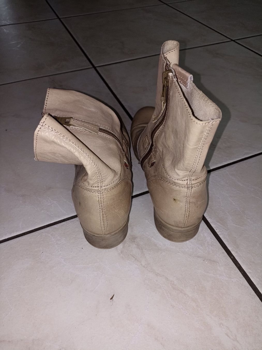 Scarpe da donna: Max beige Lederstiefel Gr 40 – Usato da Eschenbach SG venduto da nekodo 2