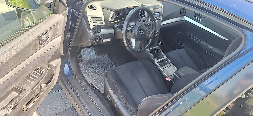 Subaru Automobili: Subaru outback 2.5i 4x4 manuel – Usato da Noville venduto da yre_wz7c 2