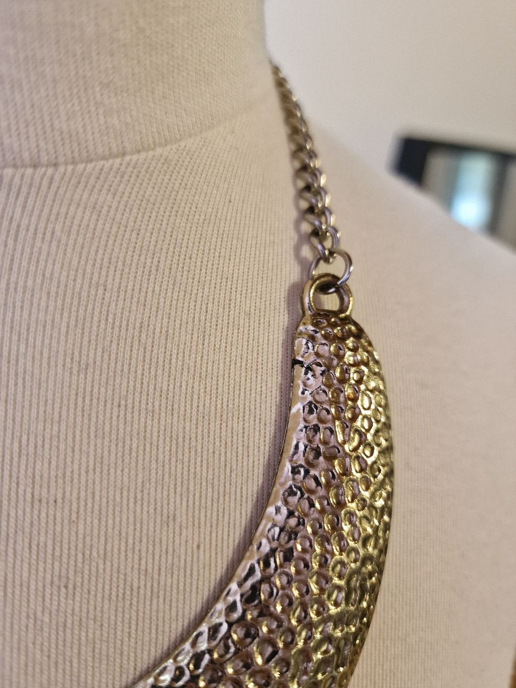 Catenine: Collier doré et noir – Usato da Perly venduto da dayna_46 2