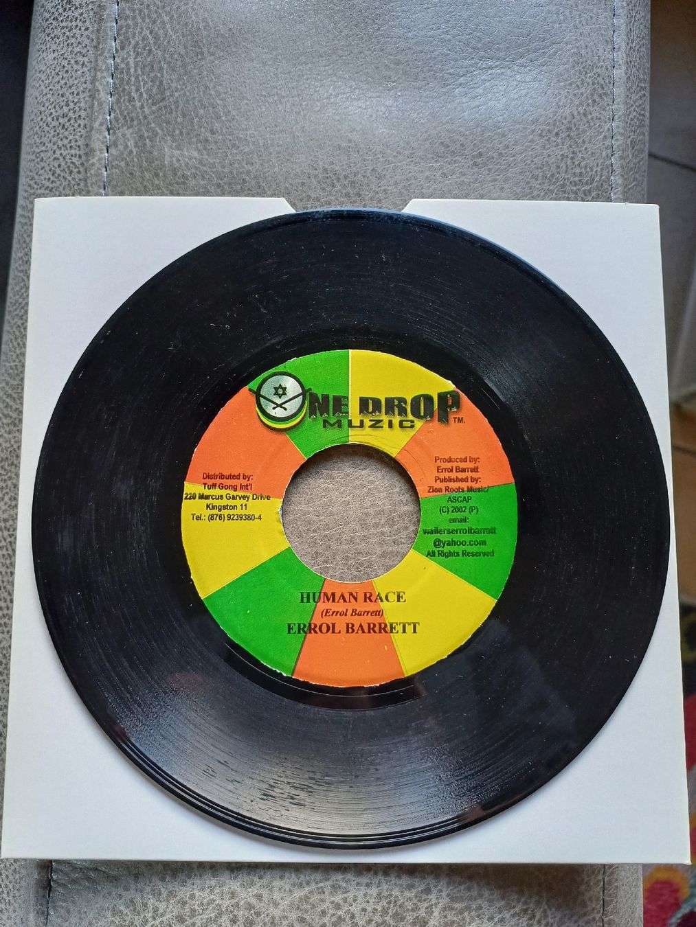 Dischi in vinile: Errol Barrett "Human race" 7 inch – Usato da Begnins venduto da Drastic-Sound 1