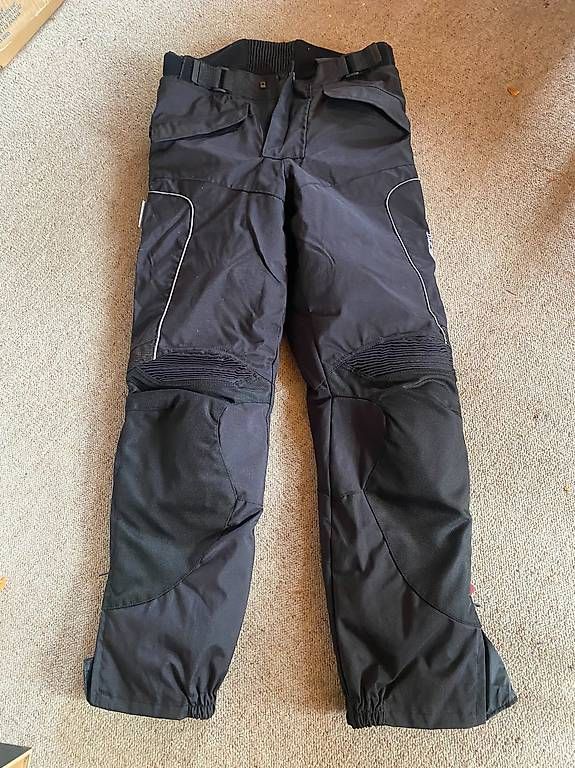 Lotti di vestiti: Motorrad Jacke und Hose – Usato da Niederbipp venduto da cla_ynv9 3