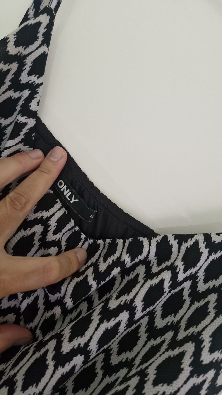Kleider: Stylish Summer Dress - Black and White Pattern, Size 42 – Gebraucht aus Bonstetten von Denitza87 1