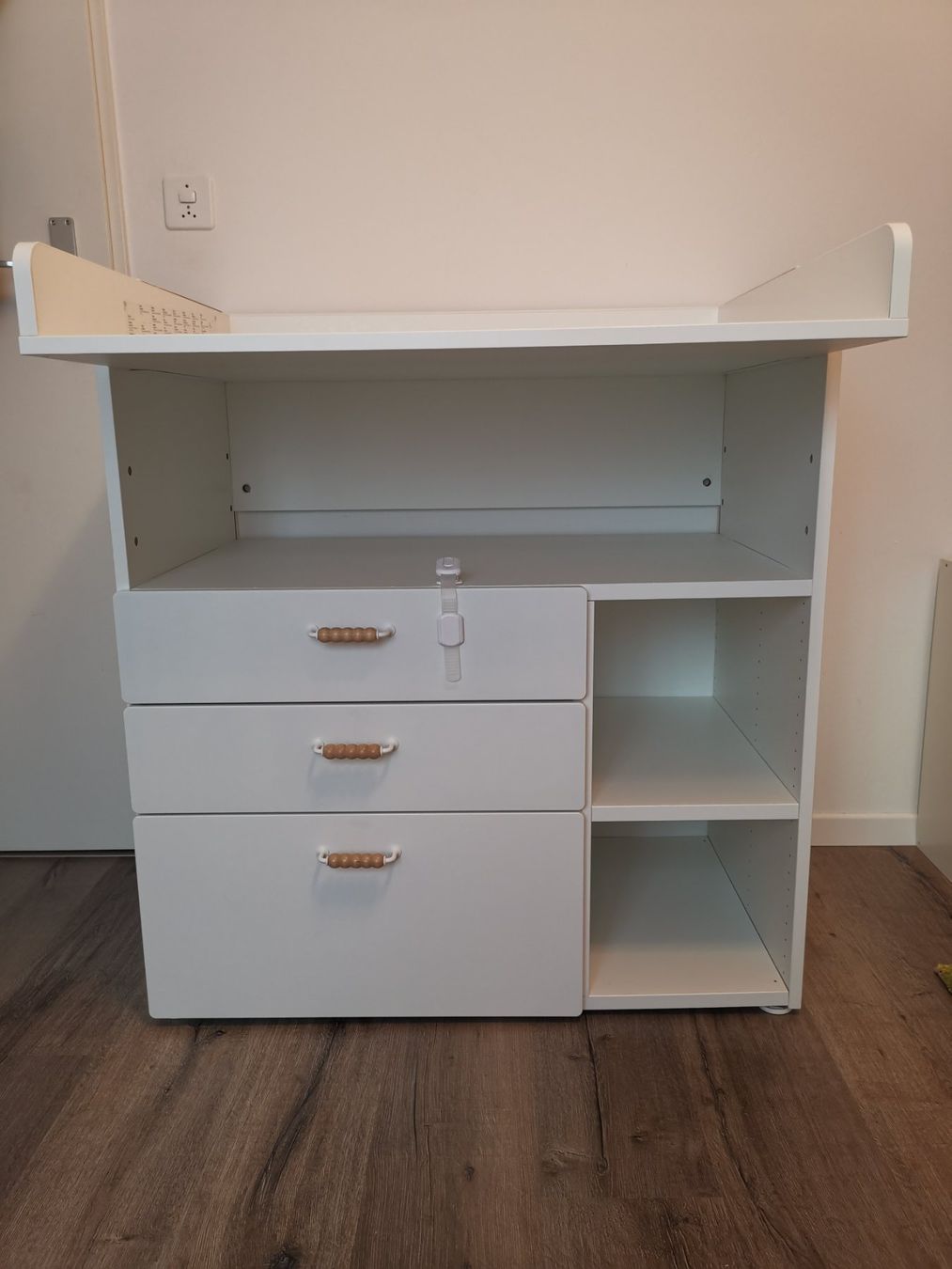 Ikea Wickeltisch & Zubehör: Praktische Wickelkommode – Gebraucht aus Eschlikon TG von kri_5lb6 1