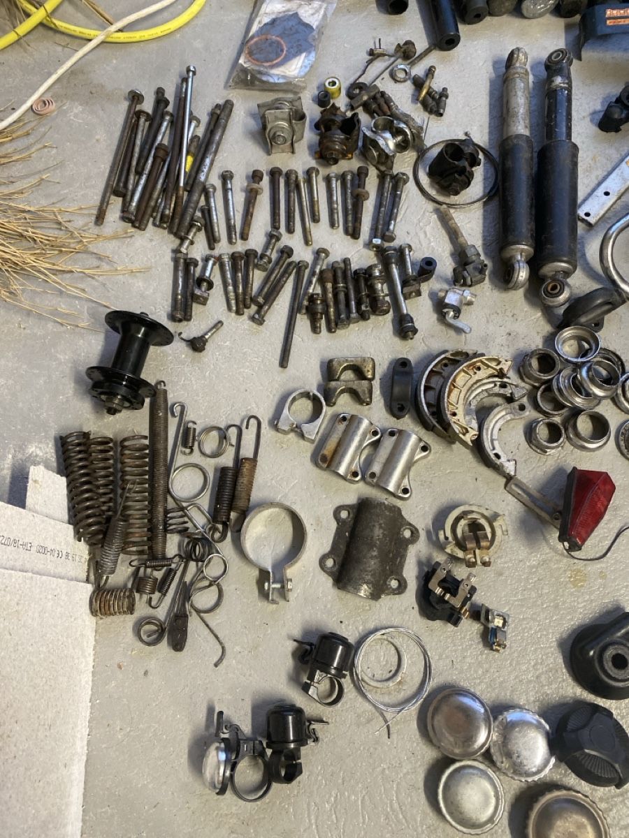 Puch Parti ricambio per ciclomotori: Töffli Teile  – Difettoso da Büren an der Aare venduto da twostrokeguy 2