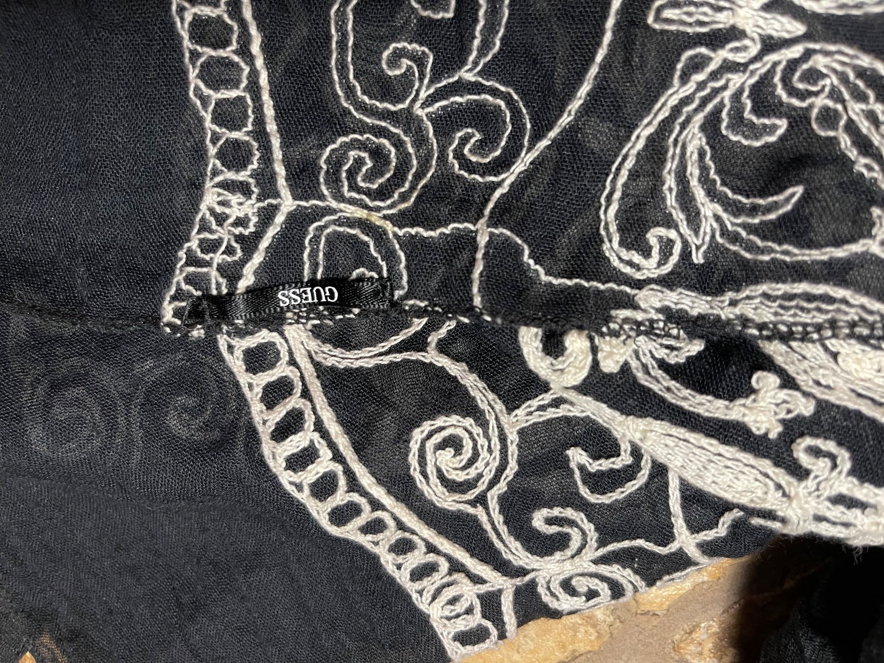 Guess Foulard & Sciarpe: Scialle Guess estiva di cotone – Nuovo (secondo la descrizione) da Gordevio venduto da LanaZimm 2