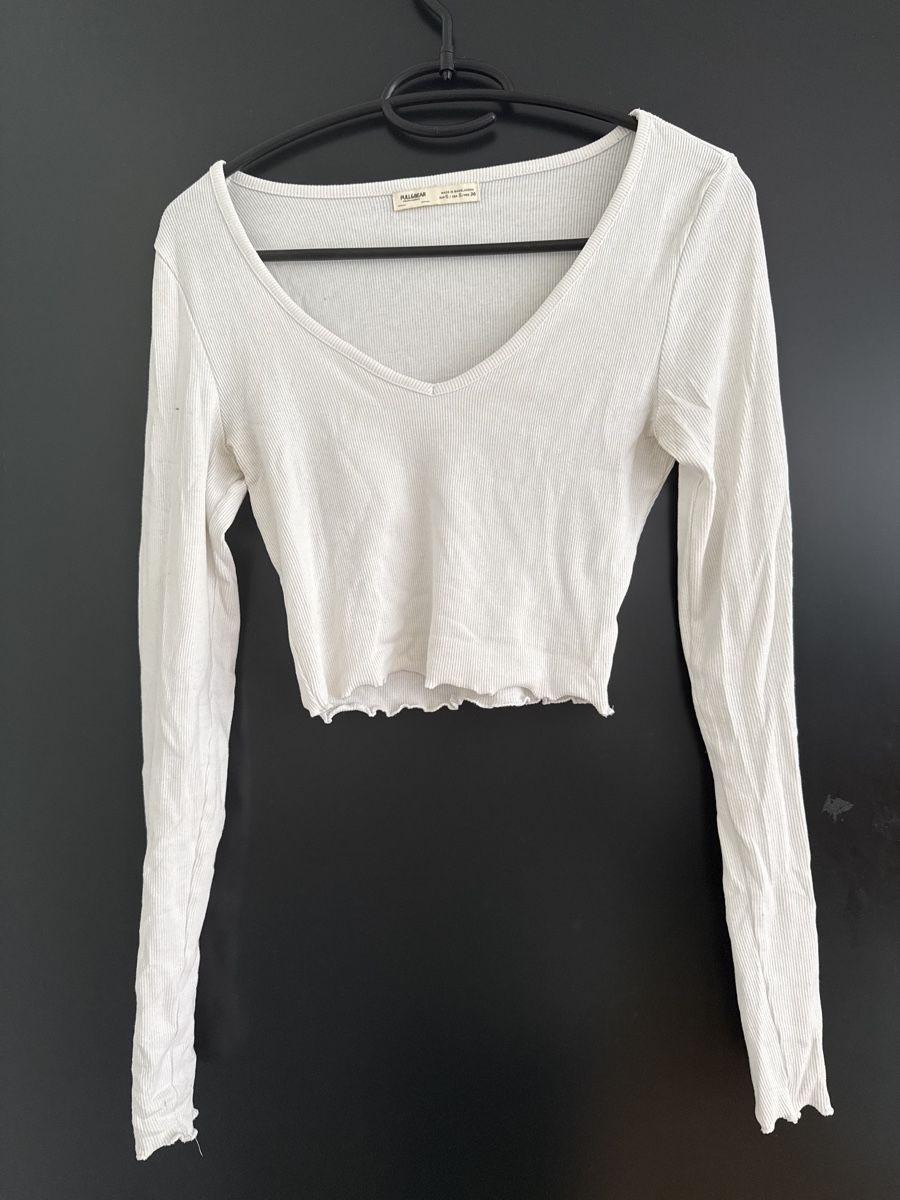 Pull&Bear Tops: Pull&Bear Crop Top Weiss, Langarm, Grösse S – Gebraucht aus St. Niklausen LU von car_2562