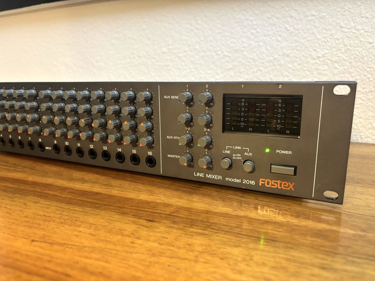 Fostex Console di mixaggio: Fostex Line Mixer - Model 2016 - Rackmixer – Usato da Winterthur venduto da JAKU.SPACE 1