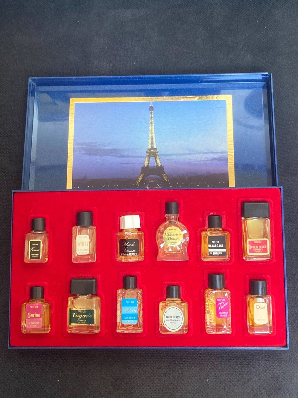 Parfum & Eau de Toilette: Coffret de 12 Miniatures de Parfum – Gebraucht aus Bassecourt von CALUMET-X 1