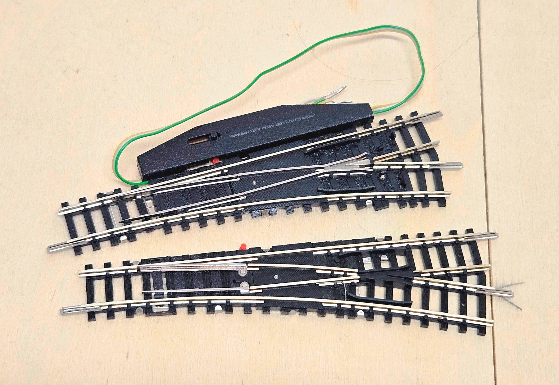 Trix Modellini di ferrovie: 2 Weichen 15°, beide rechts. – Usato da Oensingen venduto da Helo19