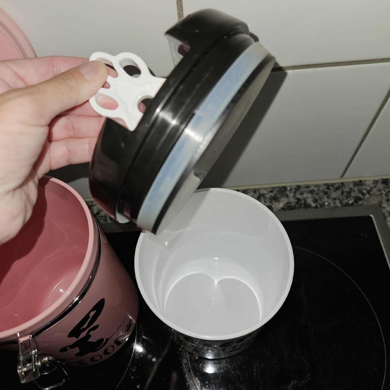 Behälter & Ähnliches: Dose für Tierfutter pink neu – Gebraucht aus Au ZH von plumi21 2
