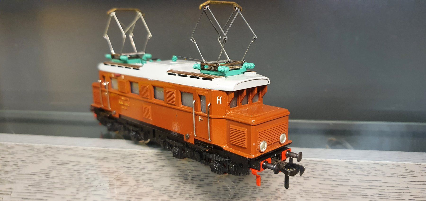Fleischmann Trains électriques: FLEISCHMANN:DC: DB E-LOK BR E 44 BRAUN GUSSMODELL 1335 OVP – D'occasion à Biglen par taunus82 4