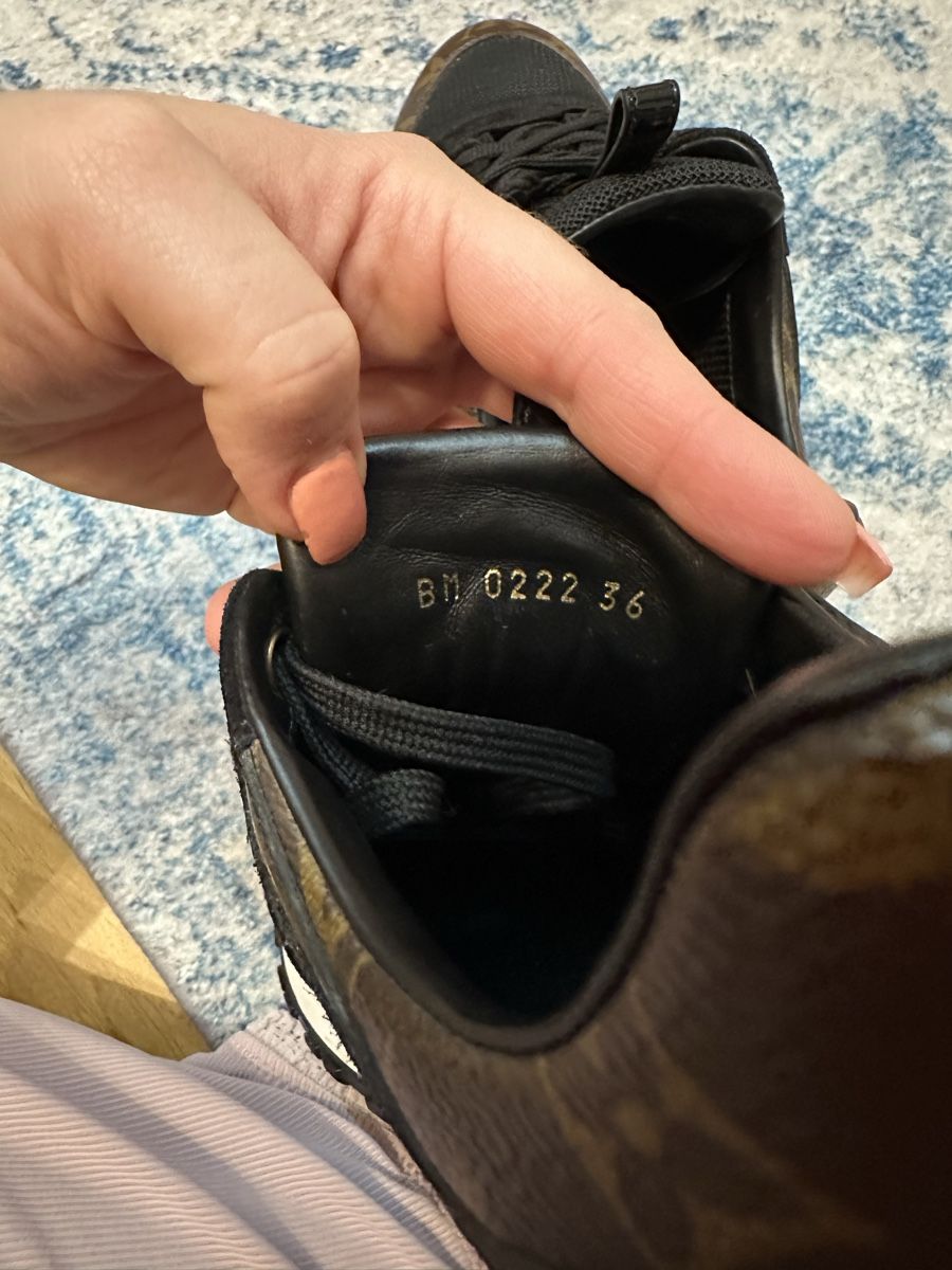Louis Vuitton Scarpe da donna: LV Run Away Sneaker – Nuovo (secondo la descrizione) da Adlikon b.Regensdf venduto da E.Prov 5