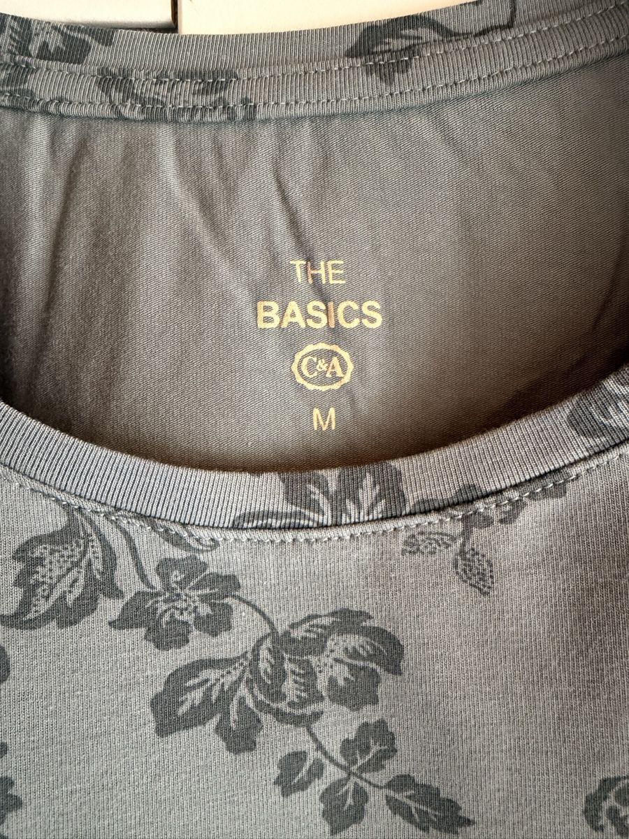C&A Pulls & Sweat-shirts: Langarmshirt C&A Blumenmuster, Grösse M, neuwertig! – D'occasion à Wila par sirisum 3