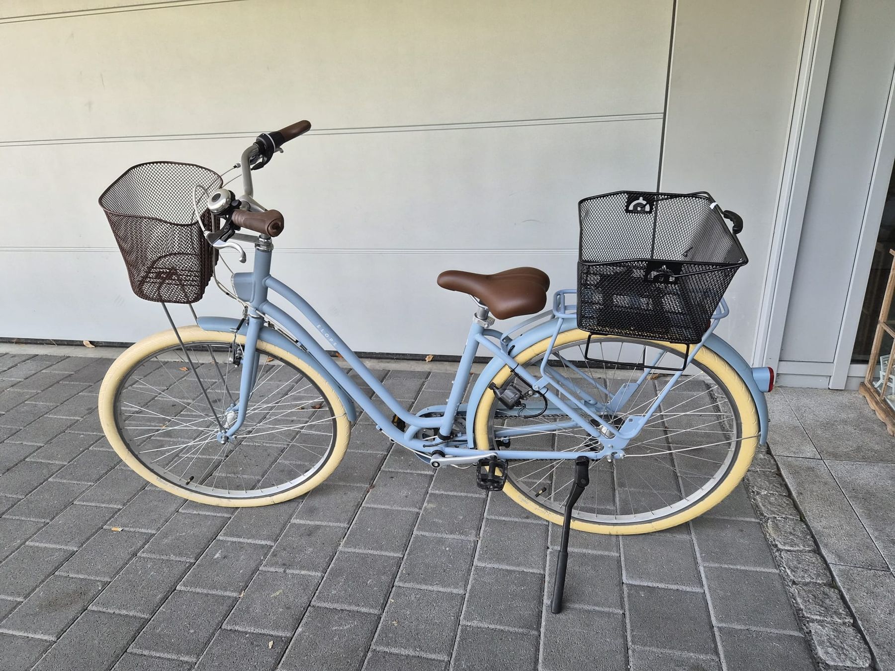 Biciclette: Cityfahrrad B'Twin Elops hellblau mit zwei Körben – Usato da Altendorf venduto da t_m_k9xg 8