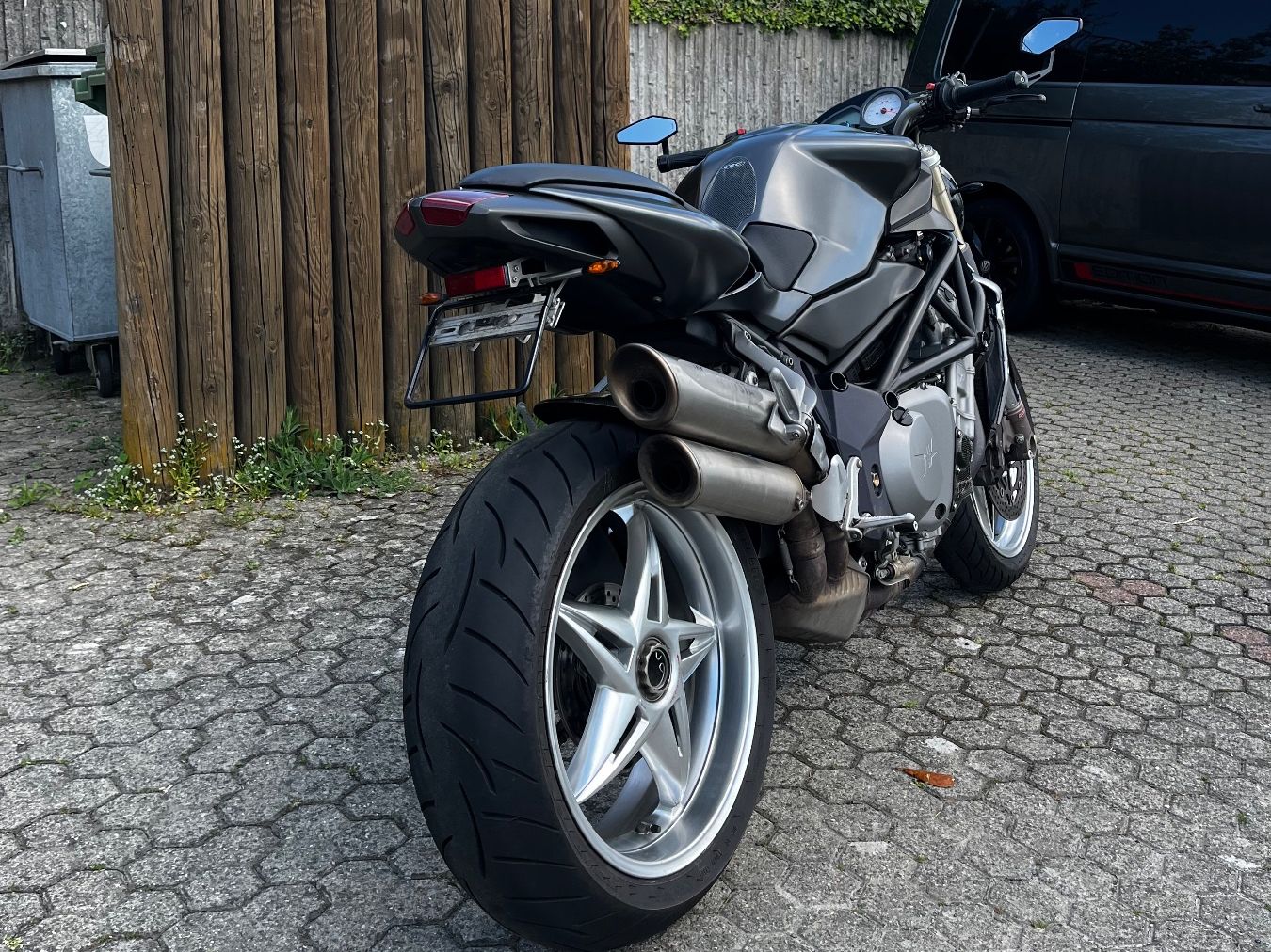 MV Agusta Strada: MV Agusta F4 Brutale 750s – Usato da Zufikon venduto da jes_vfd5 1
