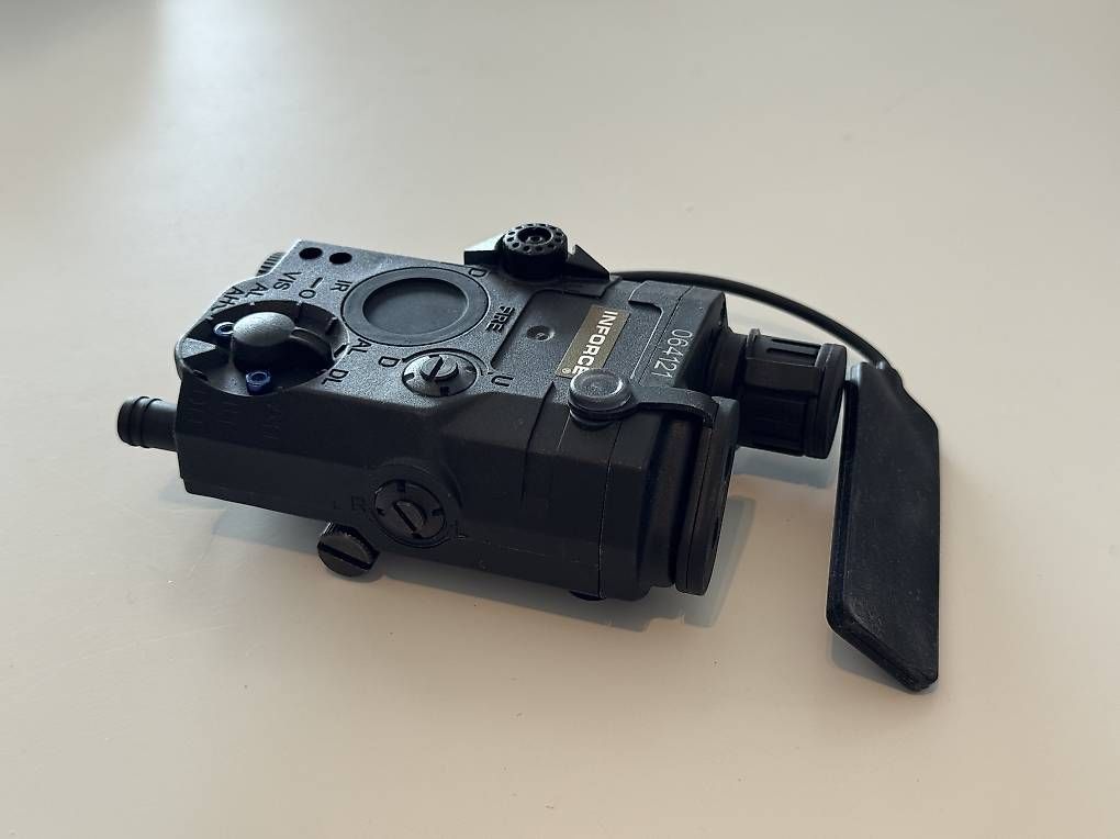 Supporti a parete: Picatinny Laser Aufsatz – Usato da Männedorf venduto da Kung_Fu_Panda