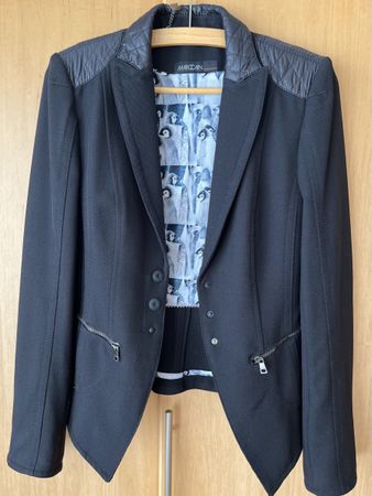 Marc Cain Jacke / Blazer – Schwarz – N1 – NEU mit Etikett