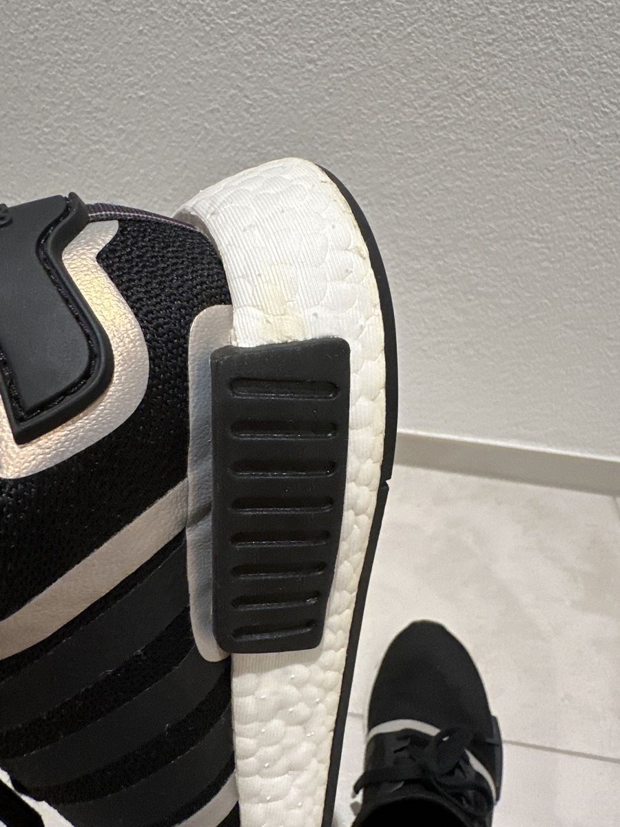 Adidas Damenschuhe: Adidas Damen NMD schwarz – Gebraucht aus Zug von Hehe 5