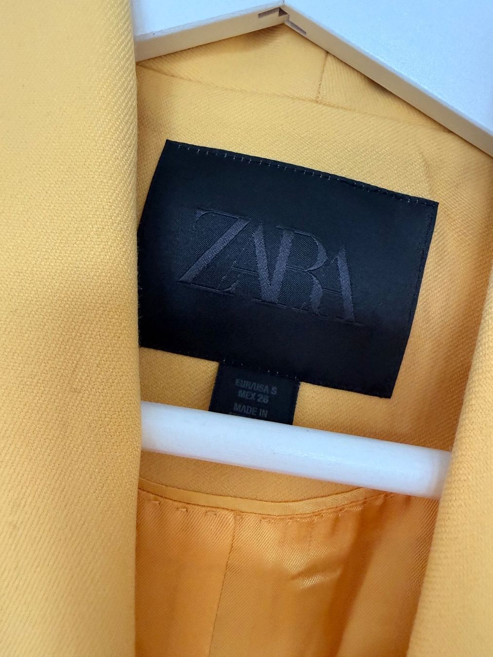 Zara Giacche: Yellow Double Breasted Blazer Zara size Small – Usato da Uerikon venduto da kpr_t5k2 1