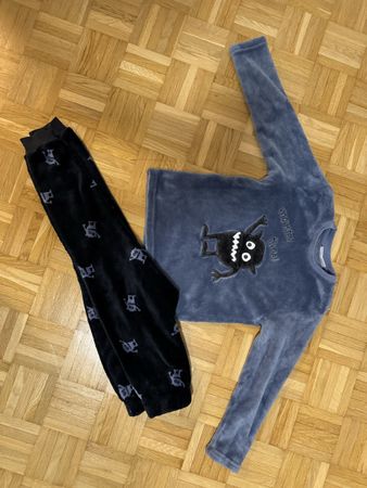 Flauschiger Monster Pyjama, Grösse 128 Top Zustand!
