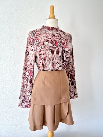 SHIRT ANIMAL PRINT 38 M , TOP ZU JEANS HOSE ROCK