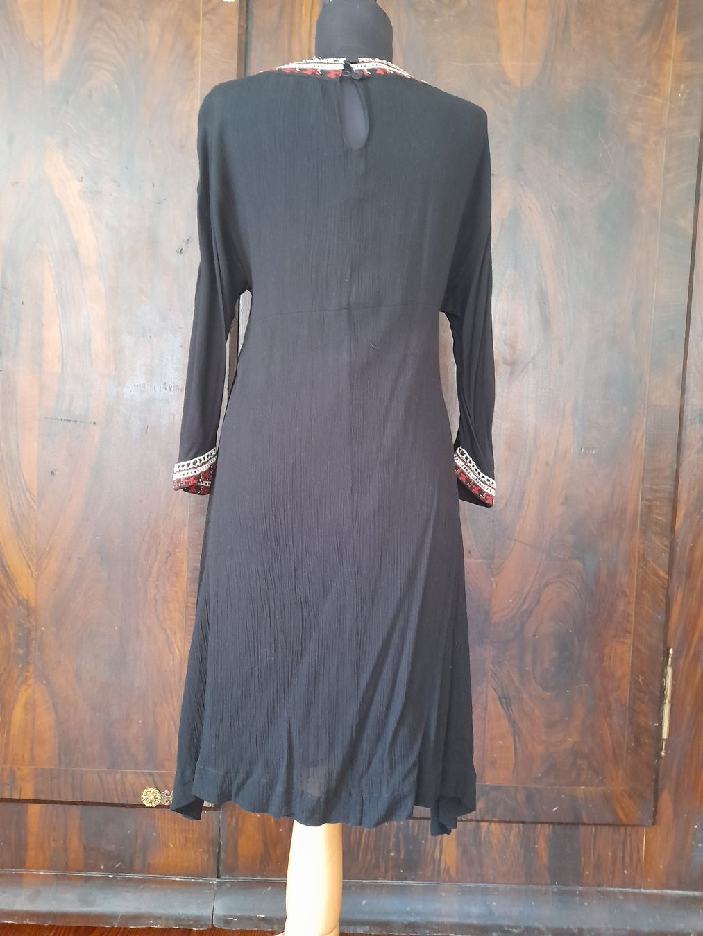 Zebra Vestiti: Kleid . Zebra . XL . mit schönen Details . – Usato da Leuggelbach venduto da schmetterlings-fee 2