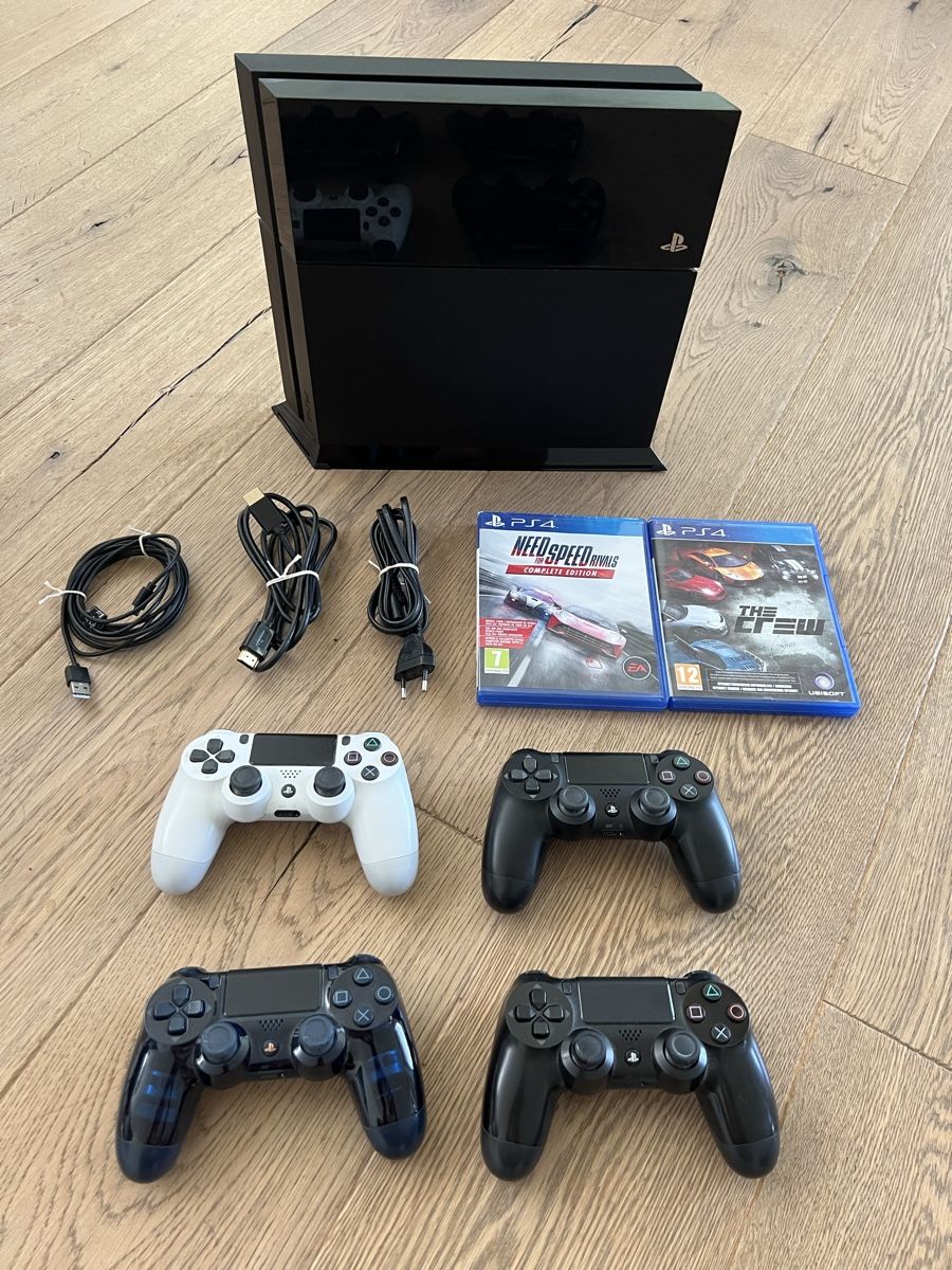 Sony Konsolen: PlayStation 4 mit 4 Controllern und 2 Spielen – Gebraucht aus Oberhasli von Snakehead02