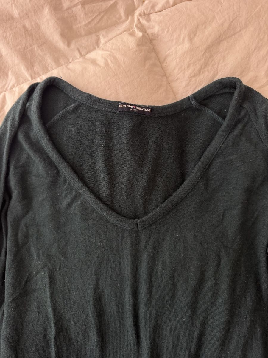 Brandy Melville Pulls & Sweat-shirts: Pull Brandy Melville vert col V taille unique bon état – D'occasion à Genève par lejardindesvetements 2
