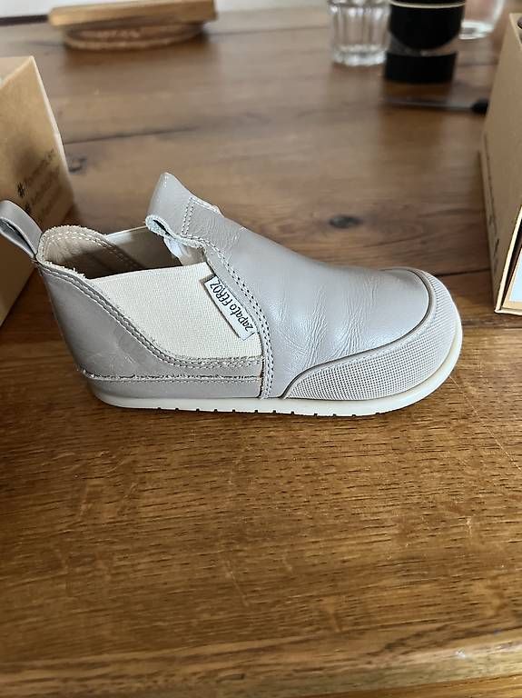 Schuhe für Jungen: Chaussures minimalistes petit enfant  – Gebraucht aus Lausanne von beatriz_g