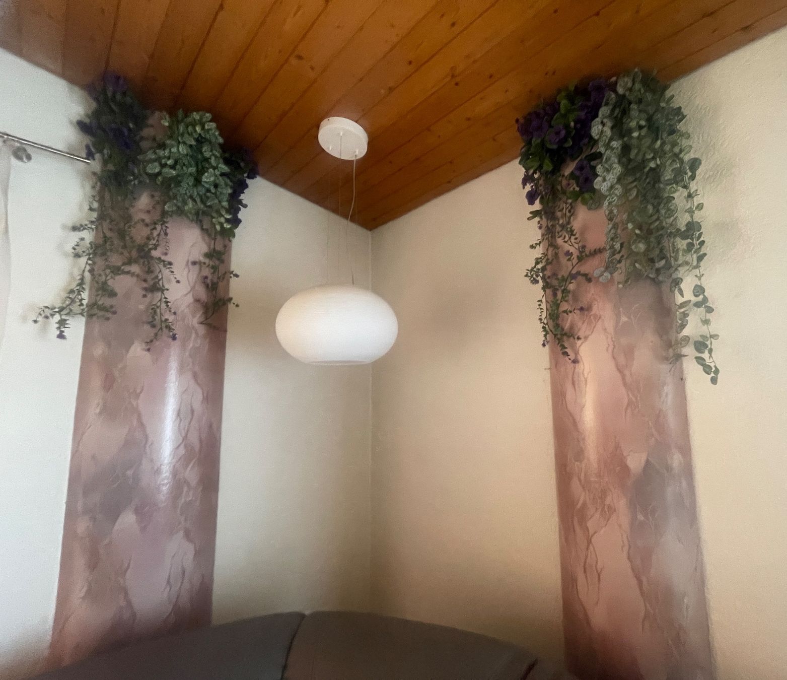 Toutes les décorations: Zwei Deko Säulen – D'occasion à Dänikon ZH par Baeriswyl 1