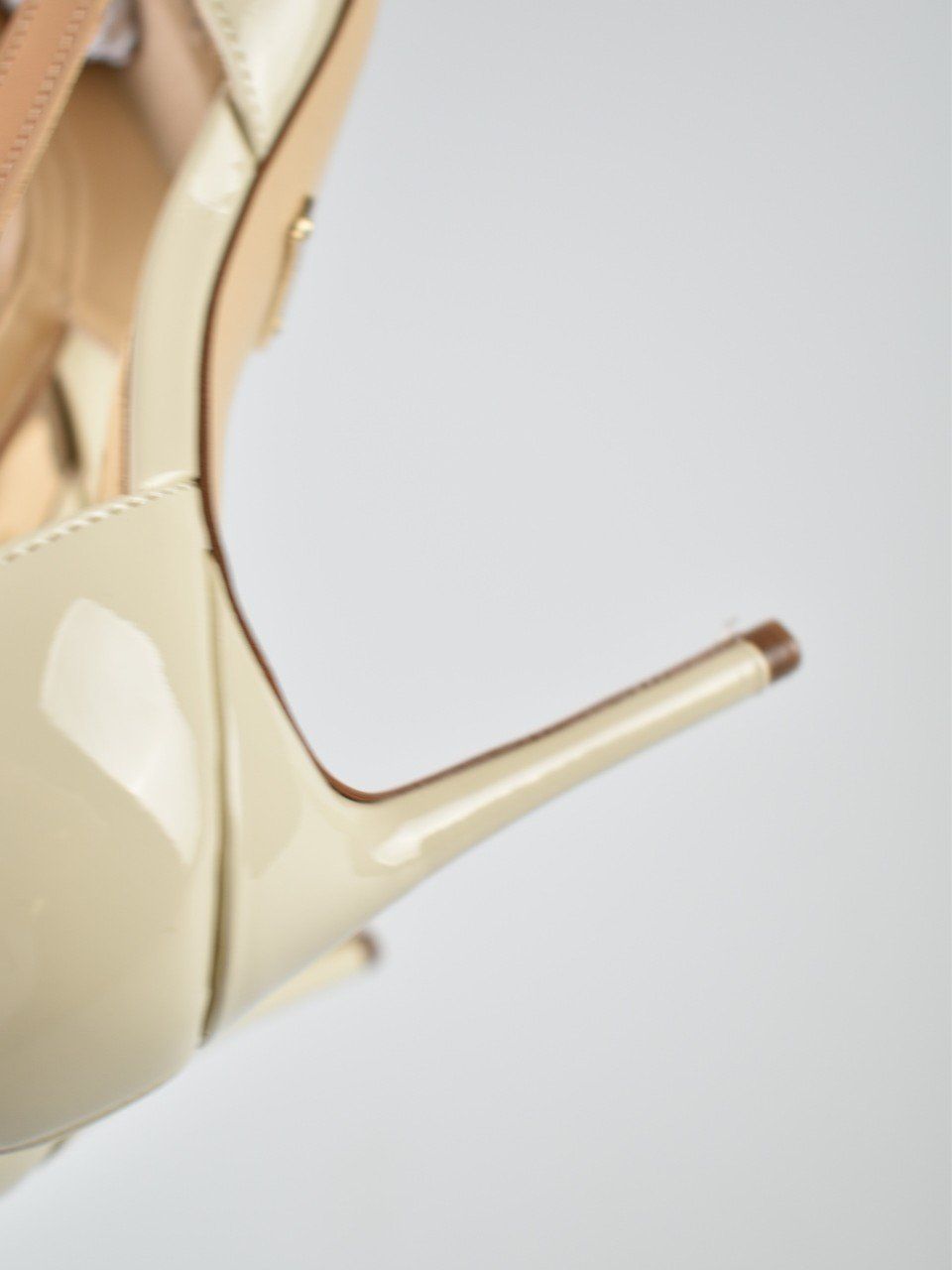 Guess Scarpe da donna: Guess "Ricky" Lack High Heels, neu, Gr.37 – Nuovo (secondo la descrizione) da Nürensdorf venduto da 2ND_STORY 8