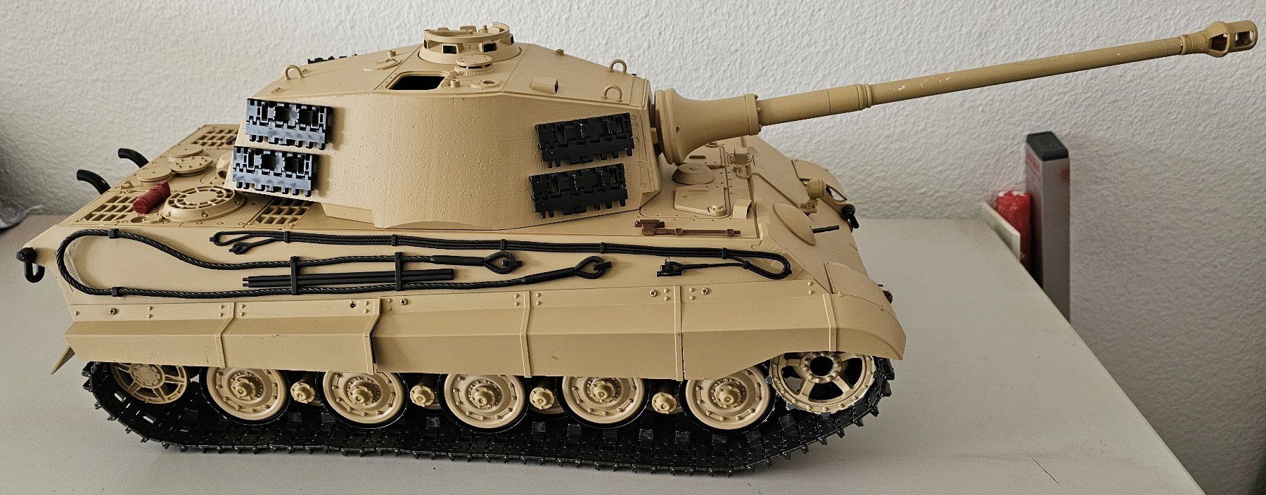 Tamiya Modellismo RC: WK2   Panzer  - Königstiger - – Usato da Rotkreuz venduto da kse_kn7b 1