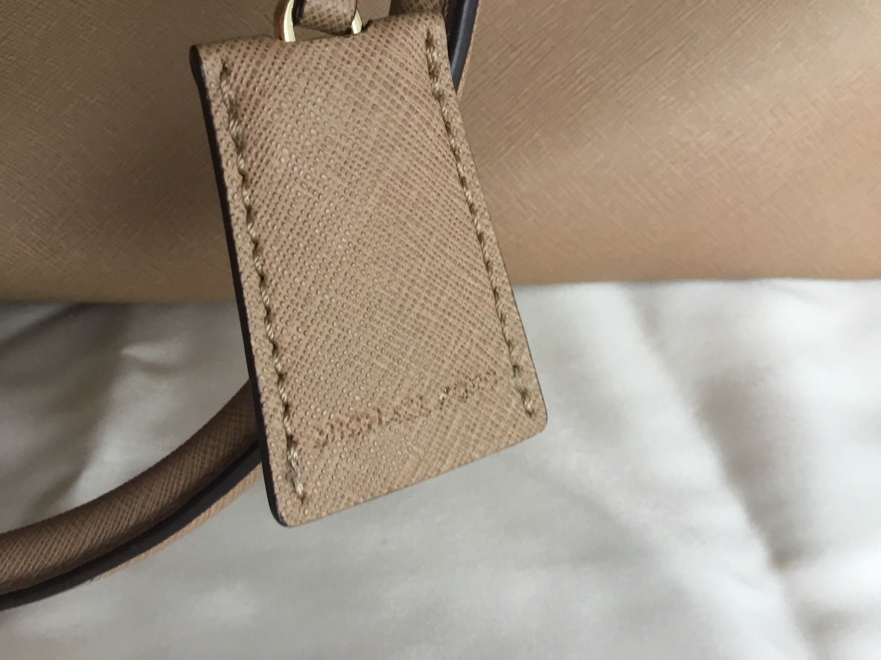 Michael Kors Taschen für Damen: Neuwertige grosse Michael Kors Tasche – Gebraucht aus St. Gallen von chamilla 7